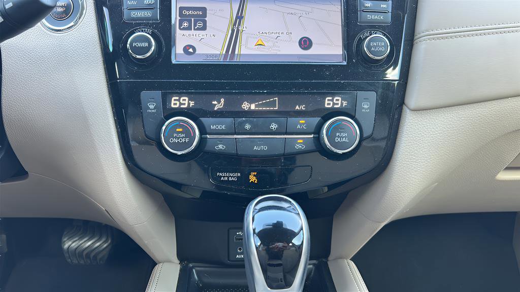 Used 2017 Nissan Rogue SL w/ SL Premium Package image 21