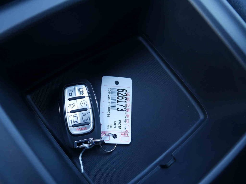 New 2026 Chrysler Pacifica Select image 27