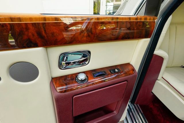 Used 2013 Rolls-Royce Phantom Sedan image 92