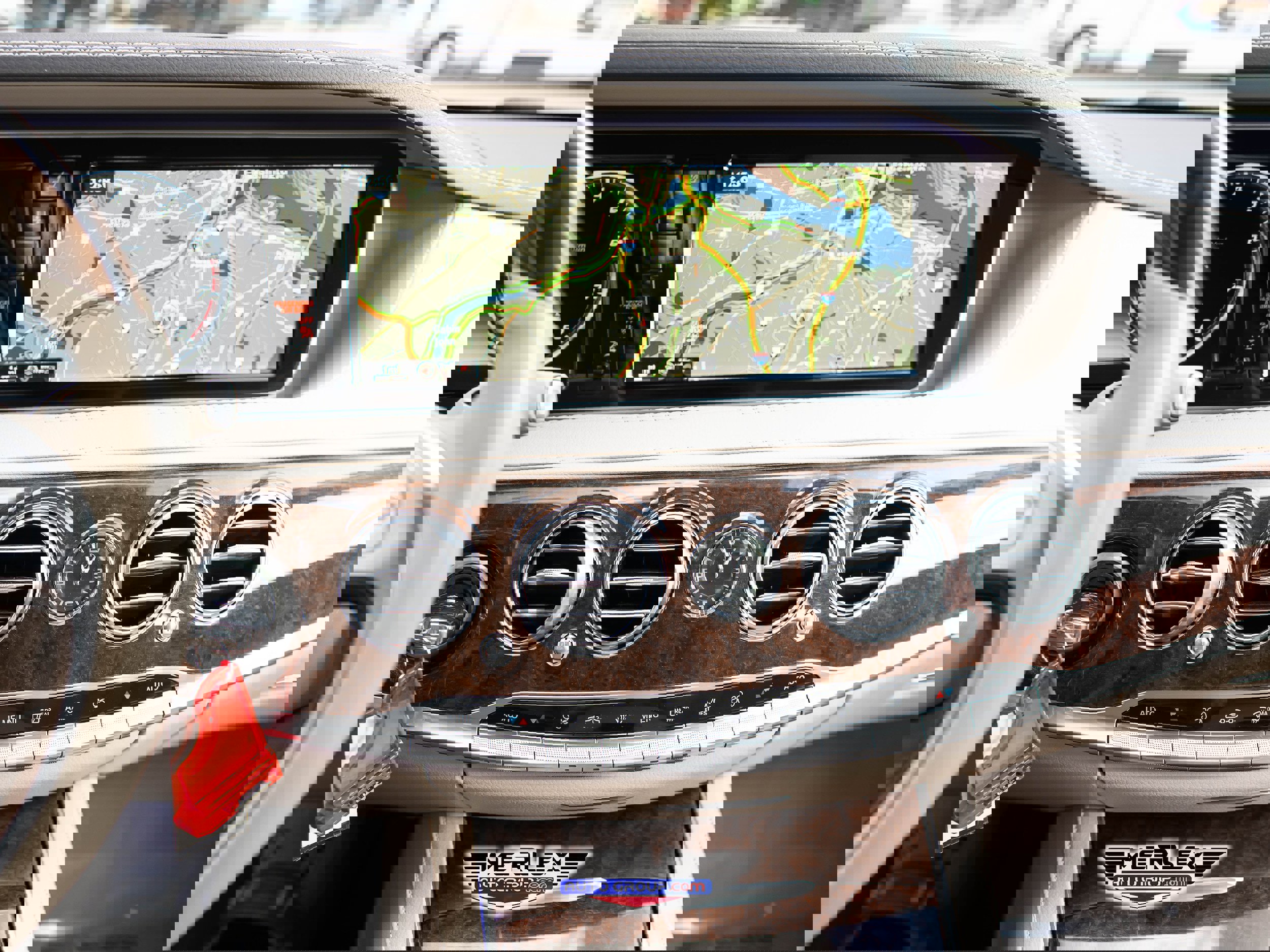 Used 2015 Mercedes-Benz S 550 4MATIC Sedan image 31