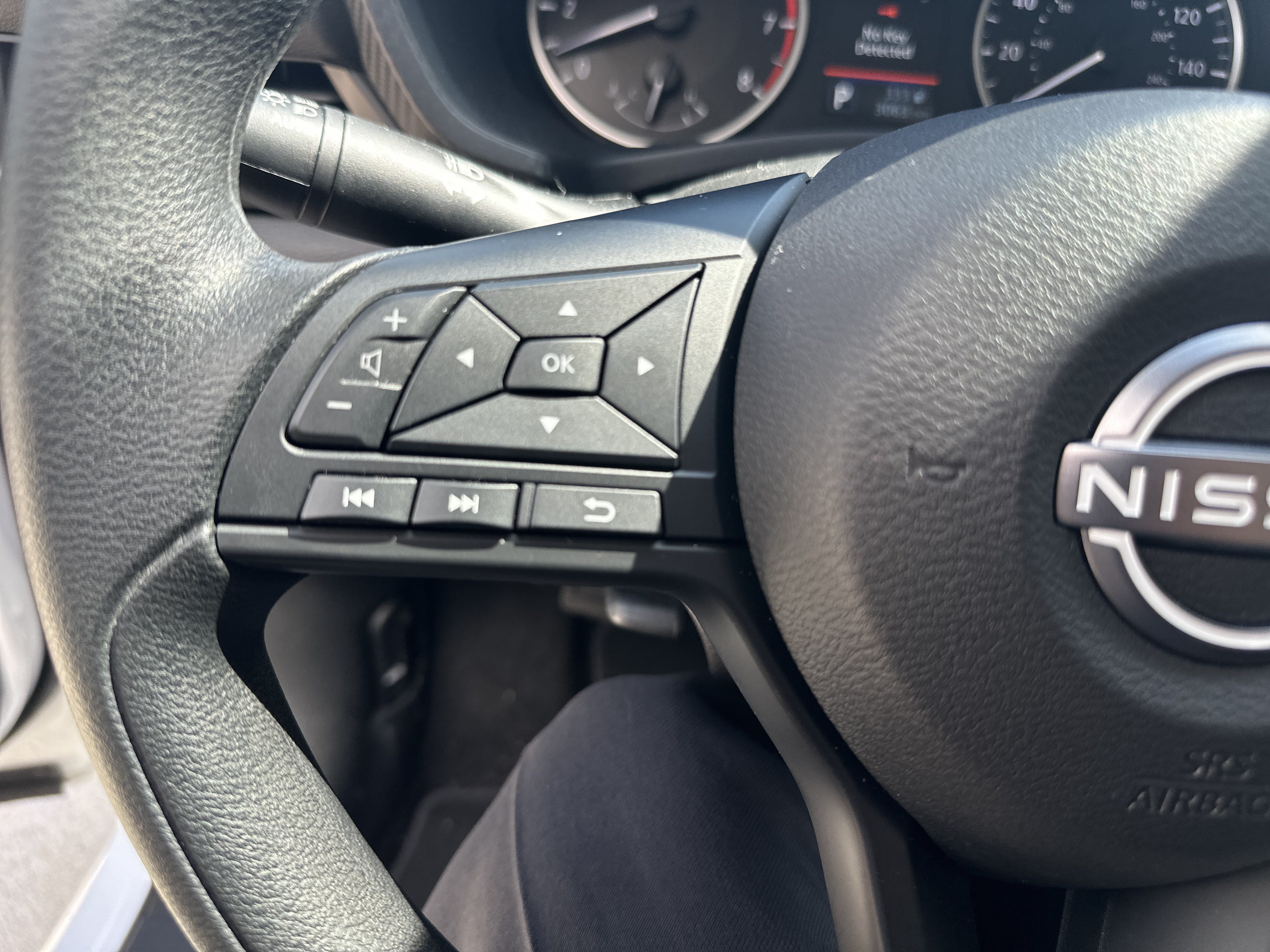 Used 2025 Nissan Sentra S FWD image 18