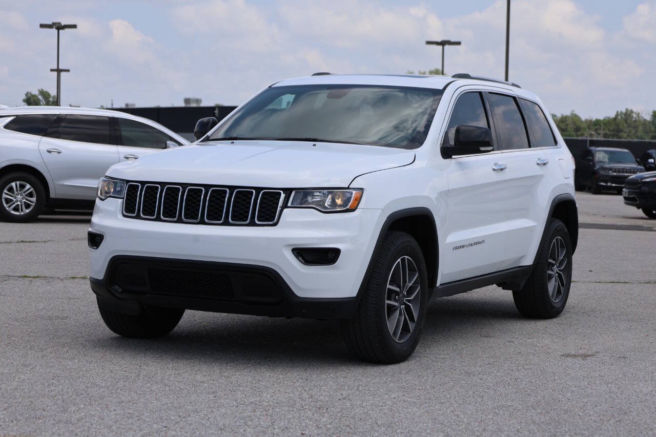 Used 2019 Jeep Grand Cherokee Limited AWD/4WD image 6