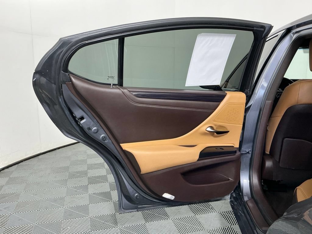 Used 2020 Lexus ES 300h w/ Premium Package FWD image 24