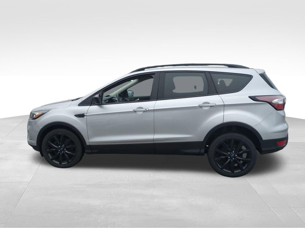 Used 2017 Ford Escape SE w/ SE Sport Appearance Package image 7