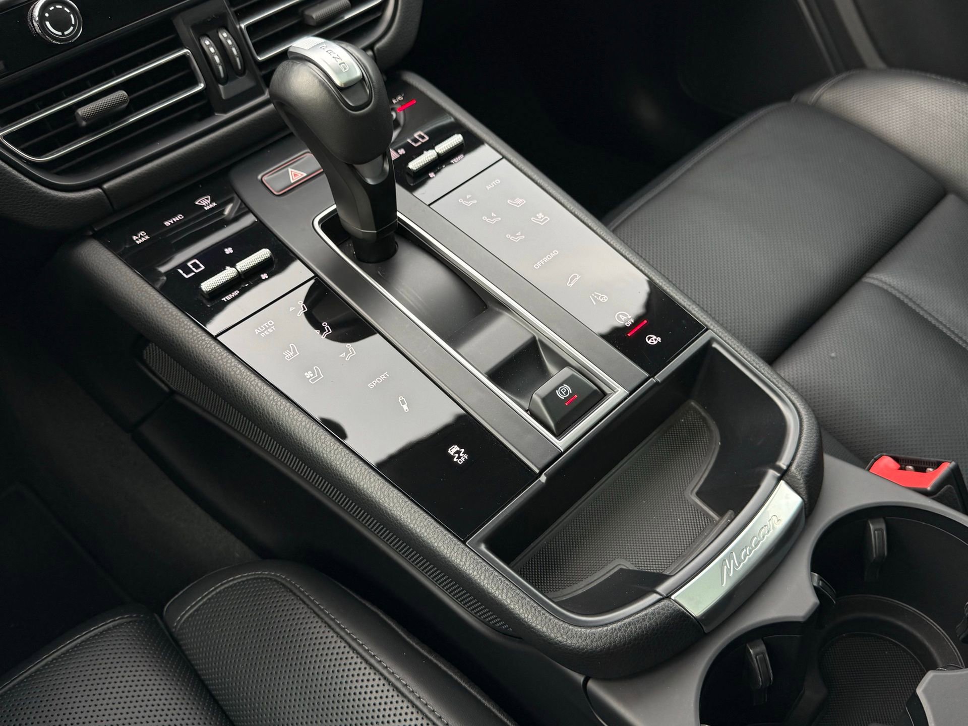 Certified 2024 Porsche Macan S image 22