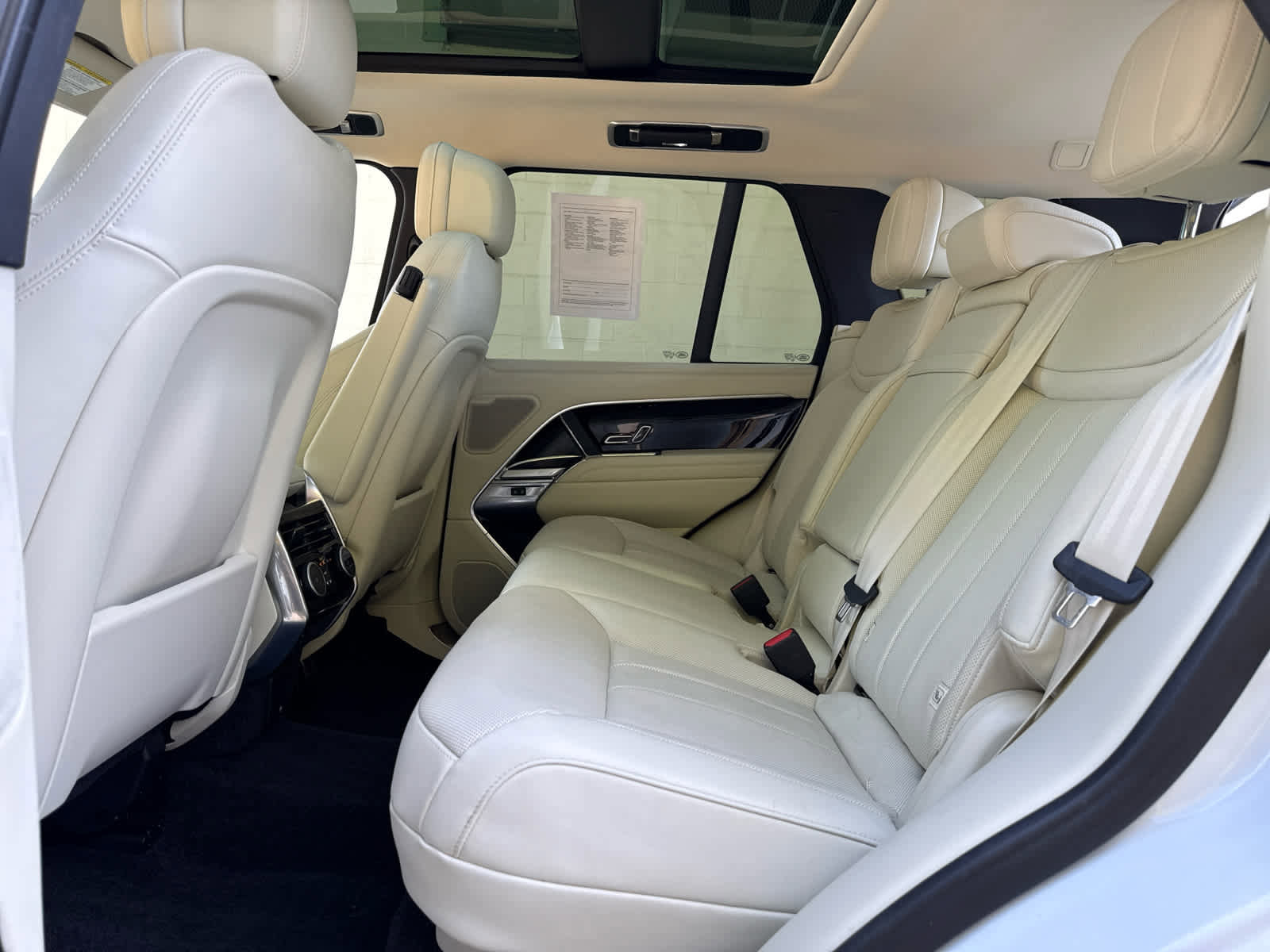 Certified 2023 Land Rover Range Rover SE image 15