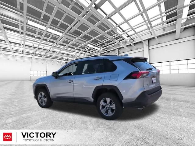 Used 2025 Toyota RAV4 XLE FWD image 4