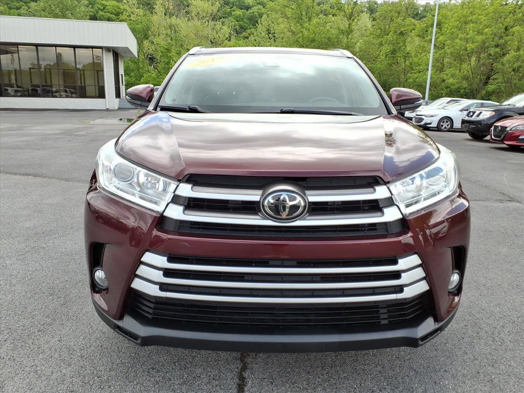 Used 2019 Toyota Highlander XLE AWD/4WD image 14
