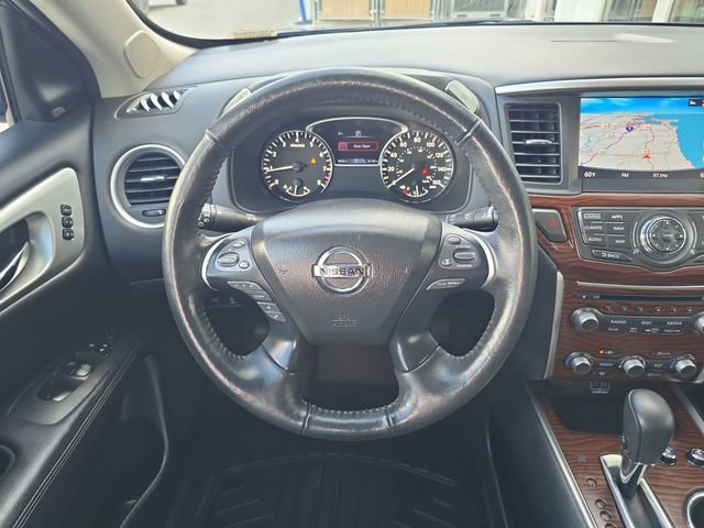 Used 2019 Nissan Pathfinder Platinum image 12