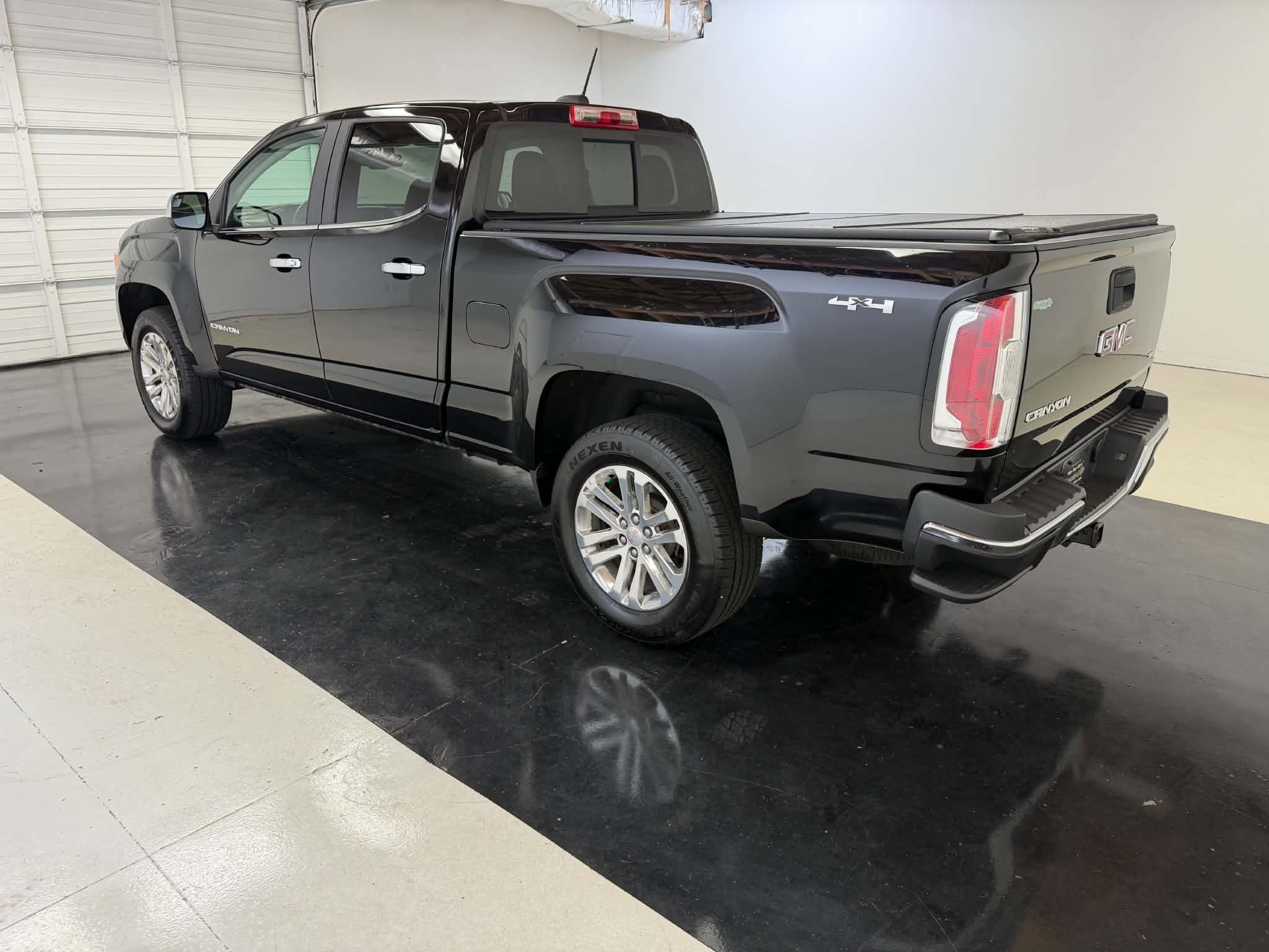 Used 2015 GMC Canyon SLT w/ Driver Alert Package AWD/4WD image 4