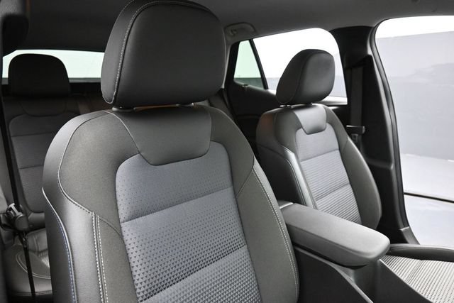 Used 2025 Chevrolet Trax LT FWD image 29