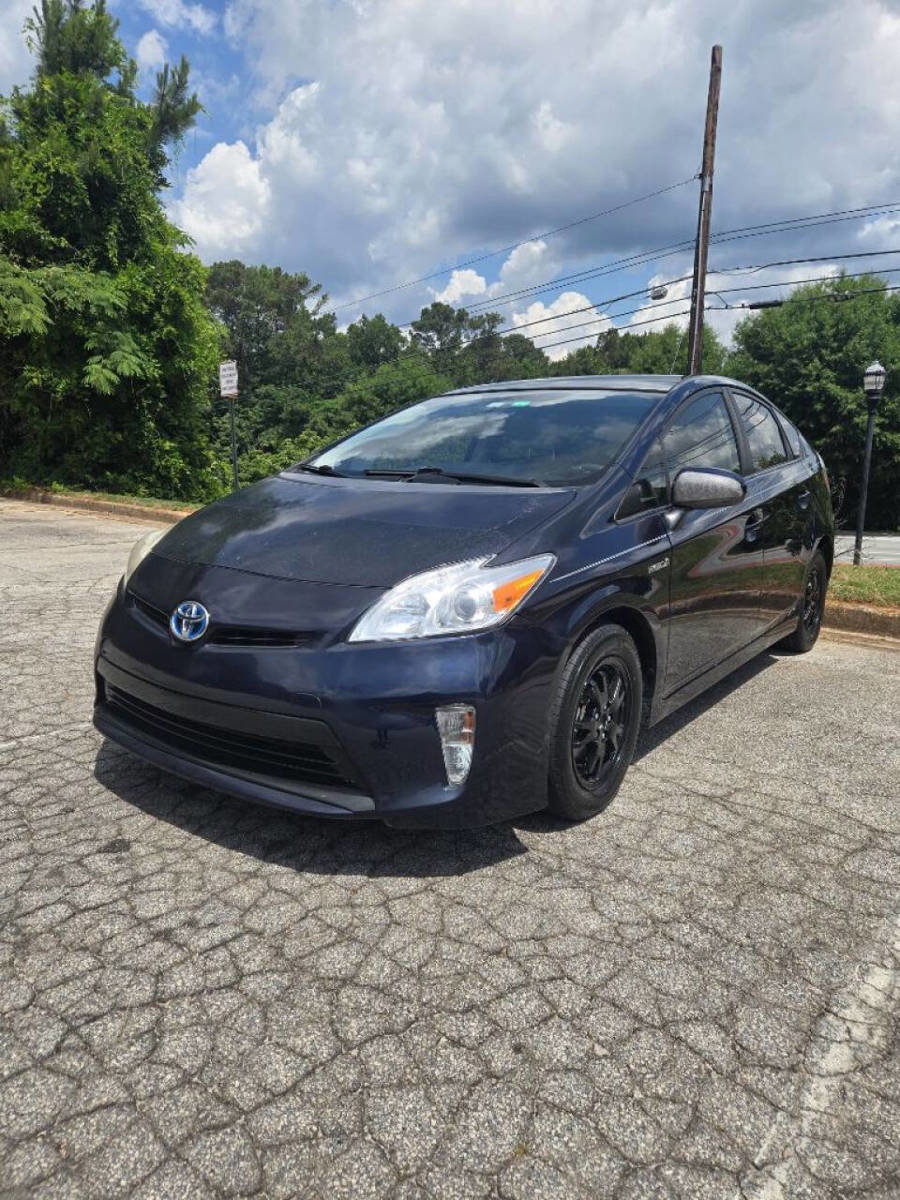 Used 2014 Toyota Prius Three w/ Solar Roof Package FWD image 3