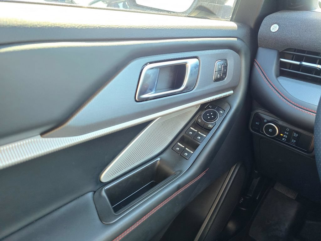 Certified 2025 Ford Explorer ST AWD/4WD image 30