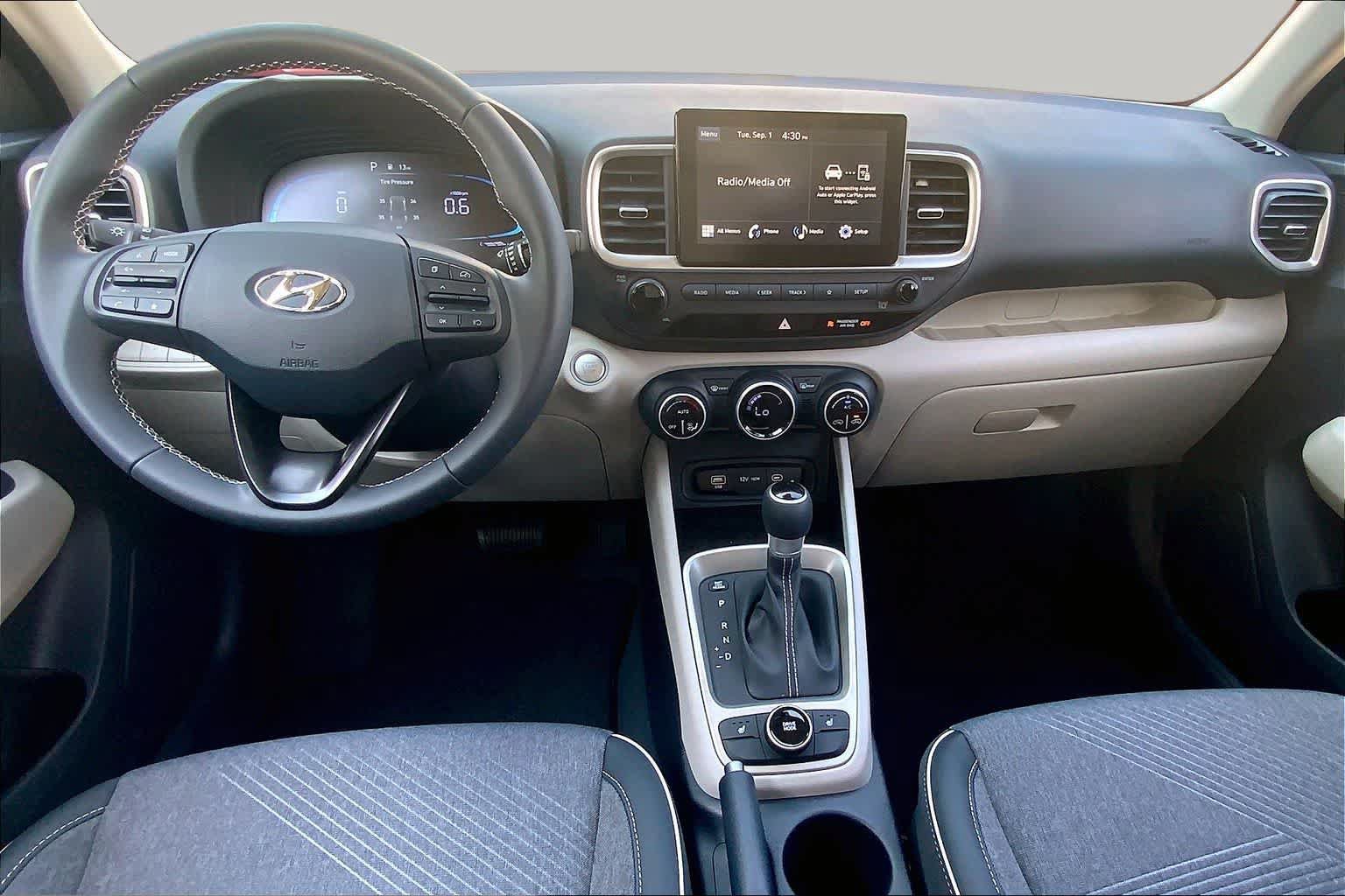 New 2026 Hyundai Venue SEL FWD image 5