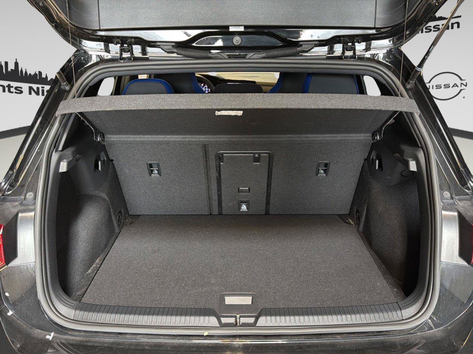 Used 2024 Volkswagen Golf R AWD/4WD image 31