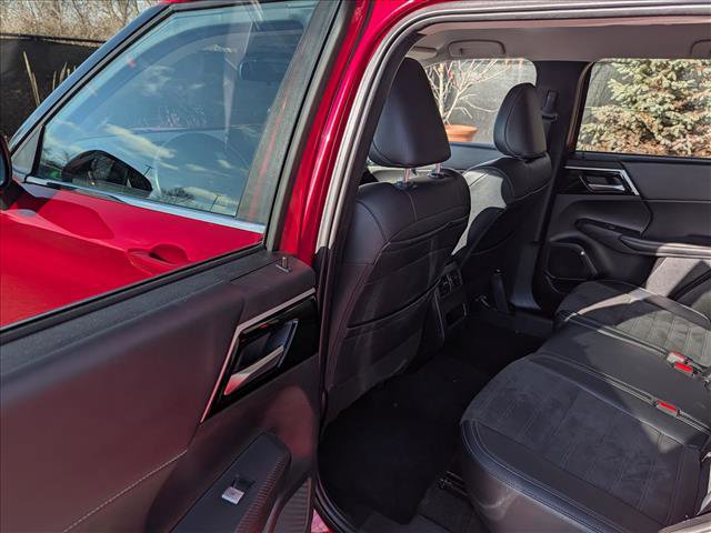 Used 2024 Mitsubishi Outlander SE image 24