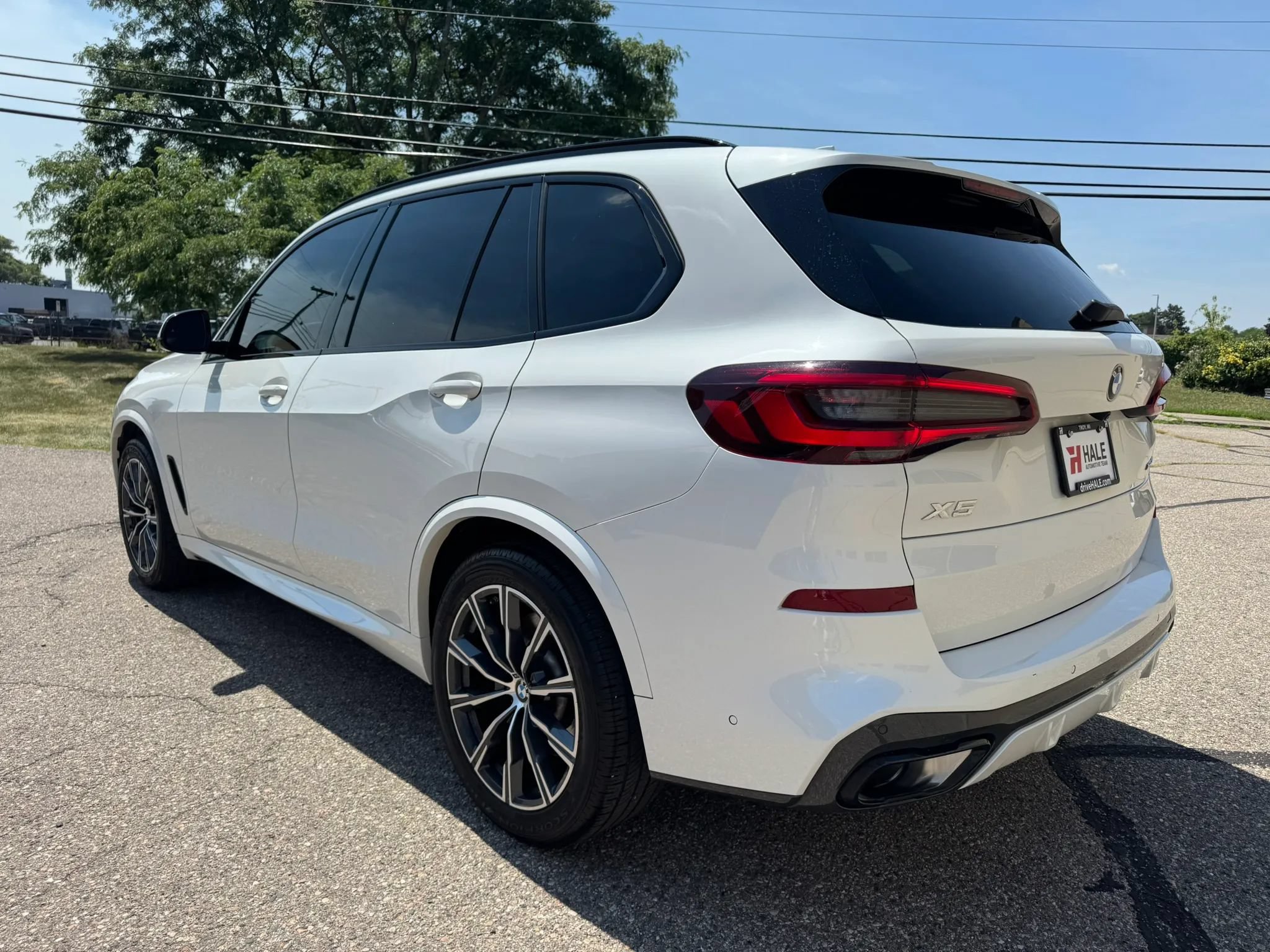 Used 2021 BMW X5 xDrive40i w/ M Sport Package AWD/4WD image 7