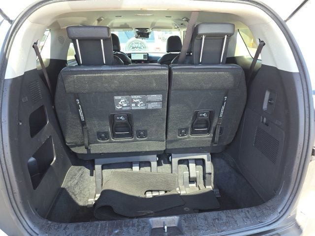 Used 2025 Kia Carnival FWD image 16