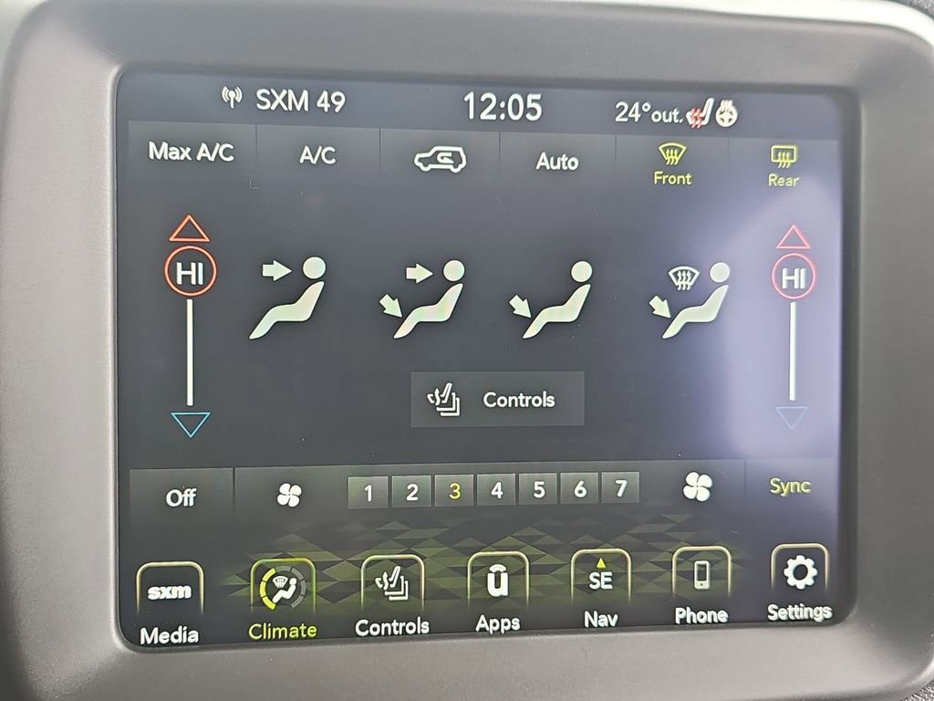 Used 2023 Jeep Renegade Limited image 18