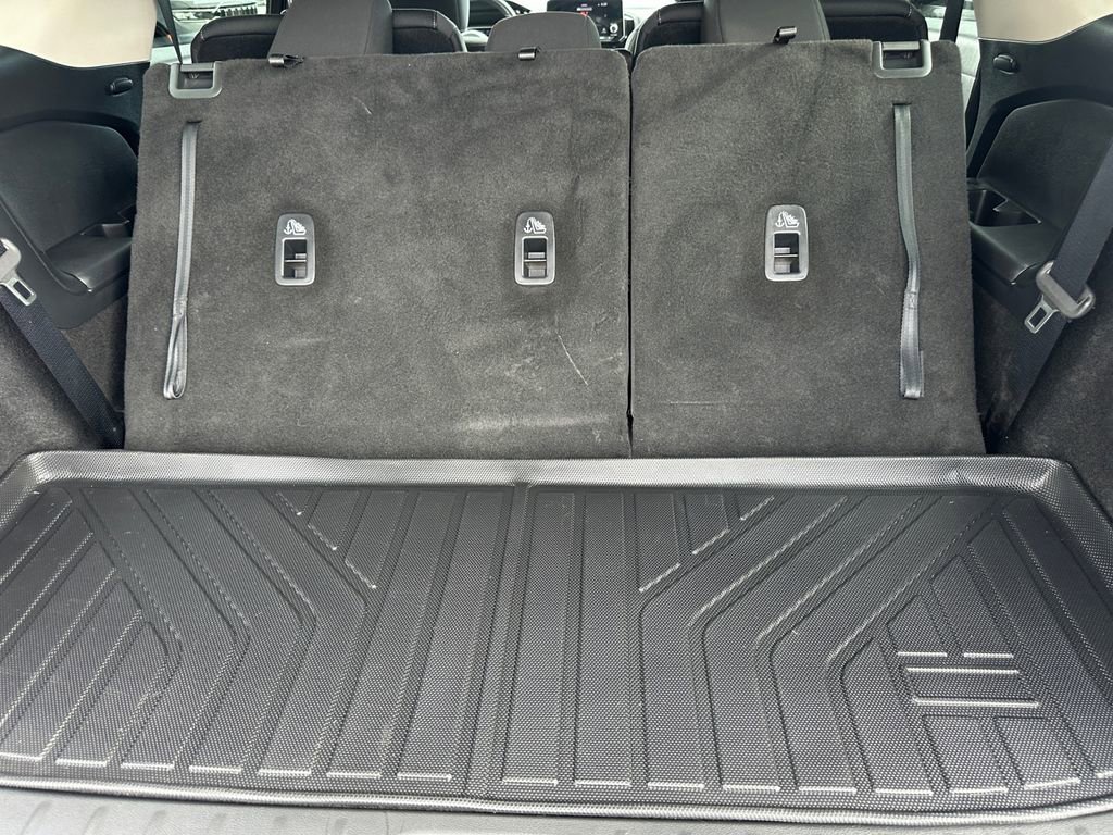 Used 2024 Nissan Pathfinder SV w/ SV Premium Package image 17