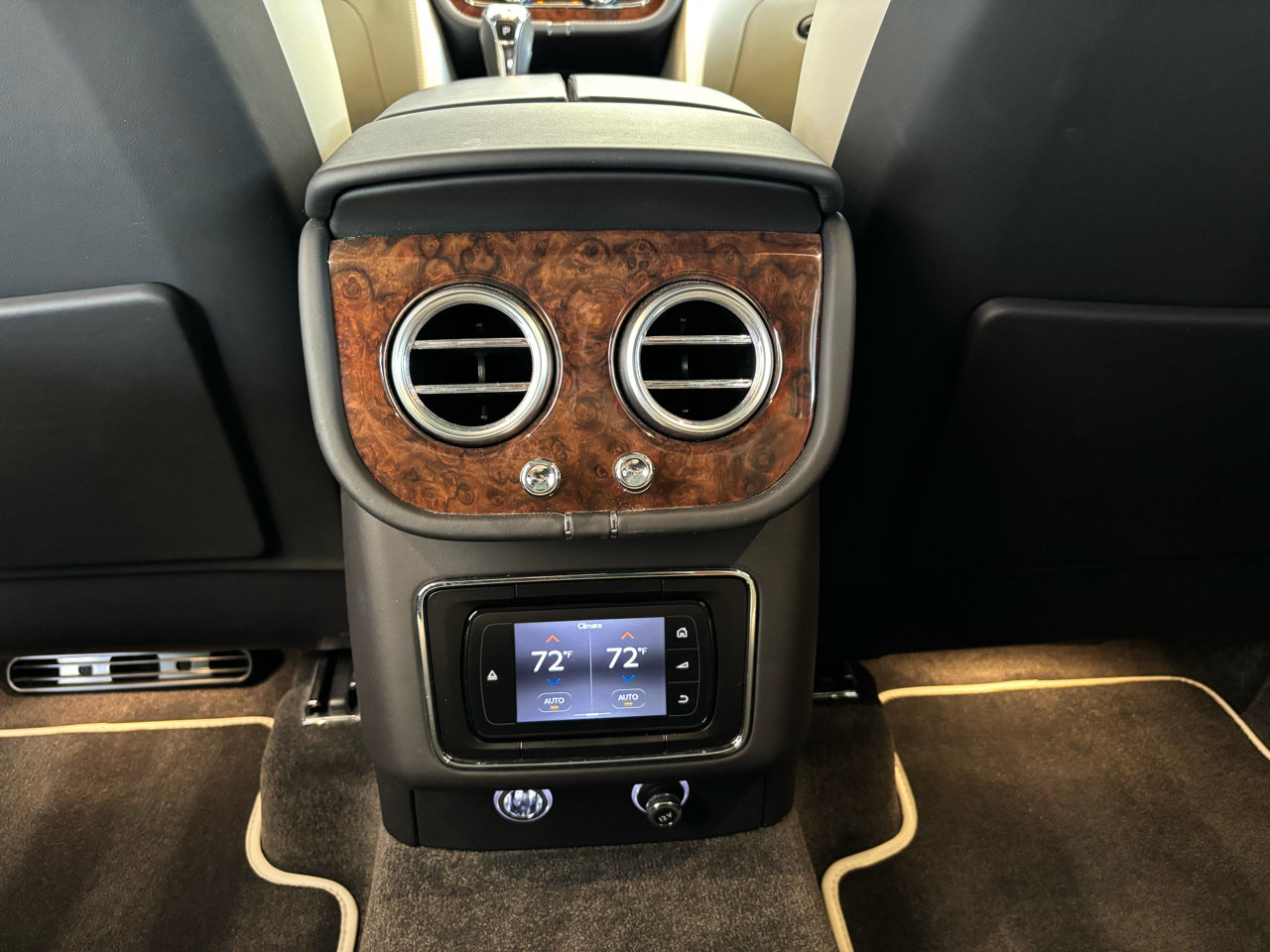 Used 2018 Bentley Bentayga Mulliner image 27