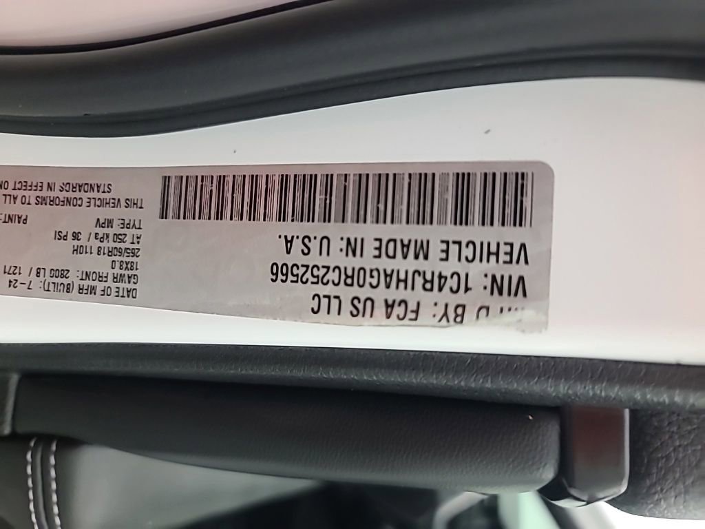 Used 2024 Jeep Grand Cherokee Laredo X image 41