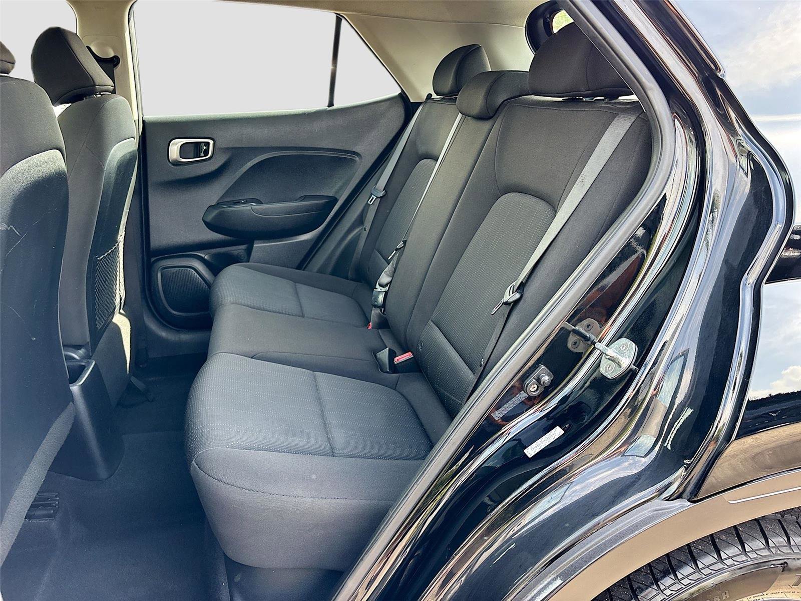 Used 2021 Hyundai Venue SE FWD image 22