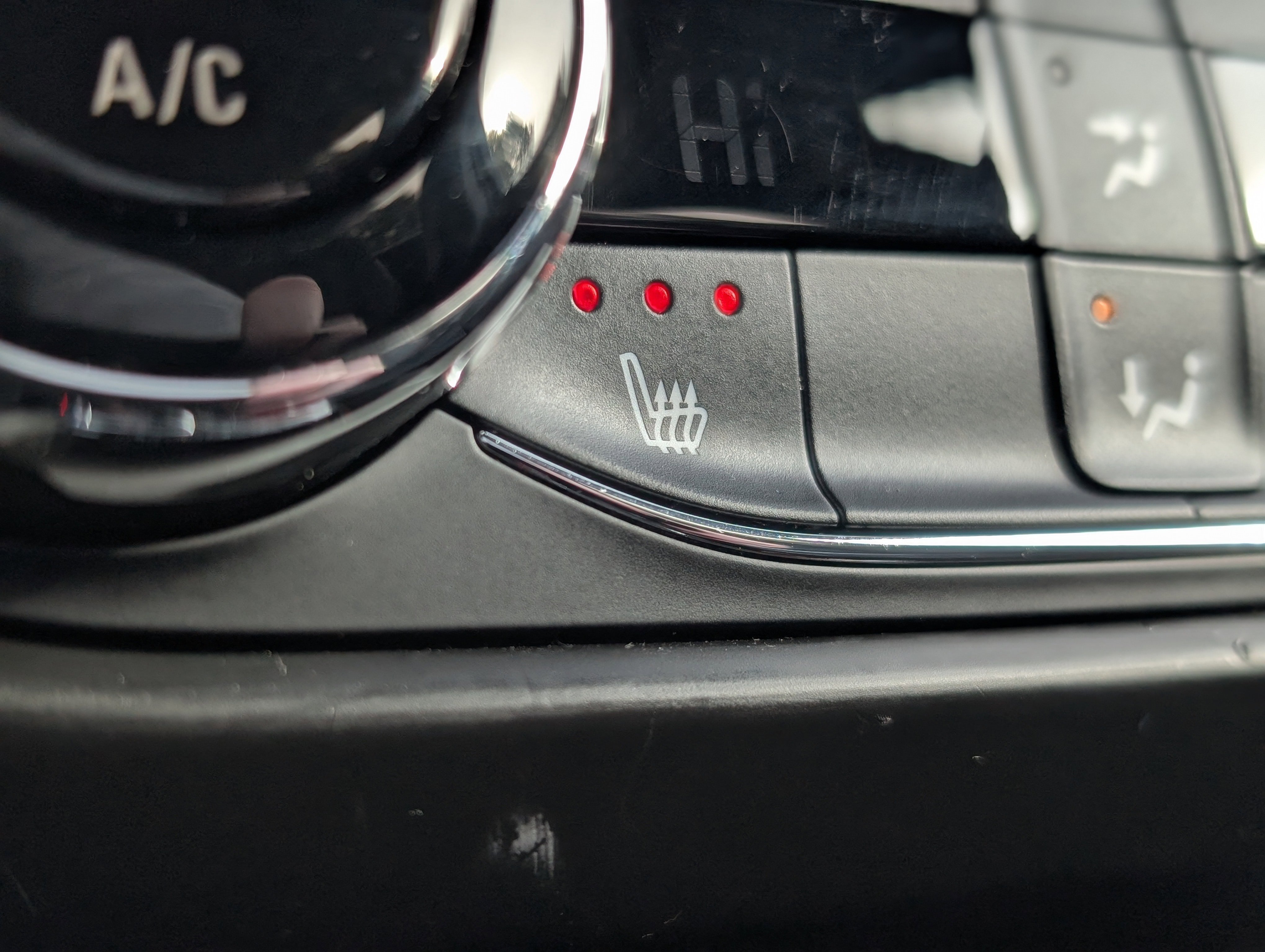 Certified 2023 Chevrolet TrailBlazer RS w/ Convenience Package image 4