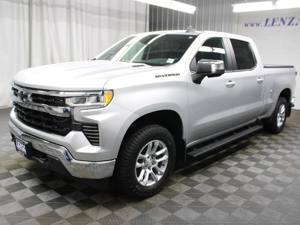 Used 2022 Chevrolet Silverado 1500 LT w/ Safety Package AWD/4WD image 9