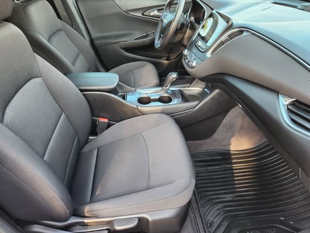 Used 2018 Chevrolet Malibu LT w/ Driver Confidence Package FWD image 14