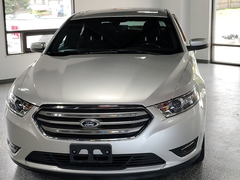 Used 2016 Ford Taurus SEL FWD image 5