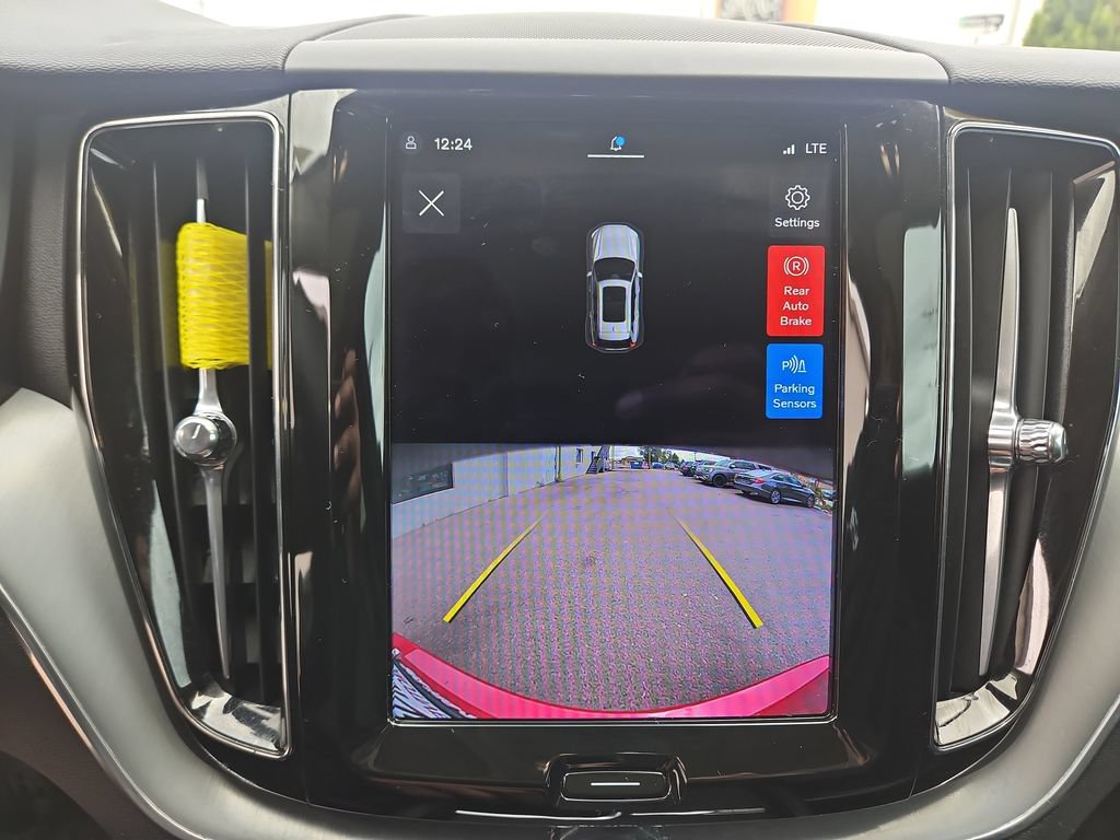 Used 2023 Volvo XC60 B5 Core AWD/4WD image 19