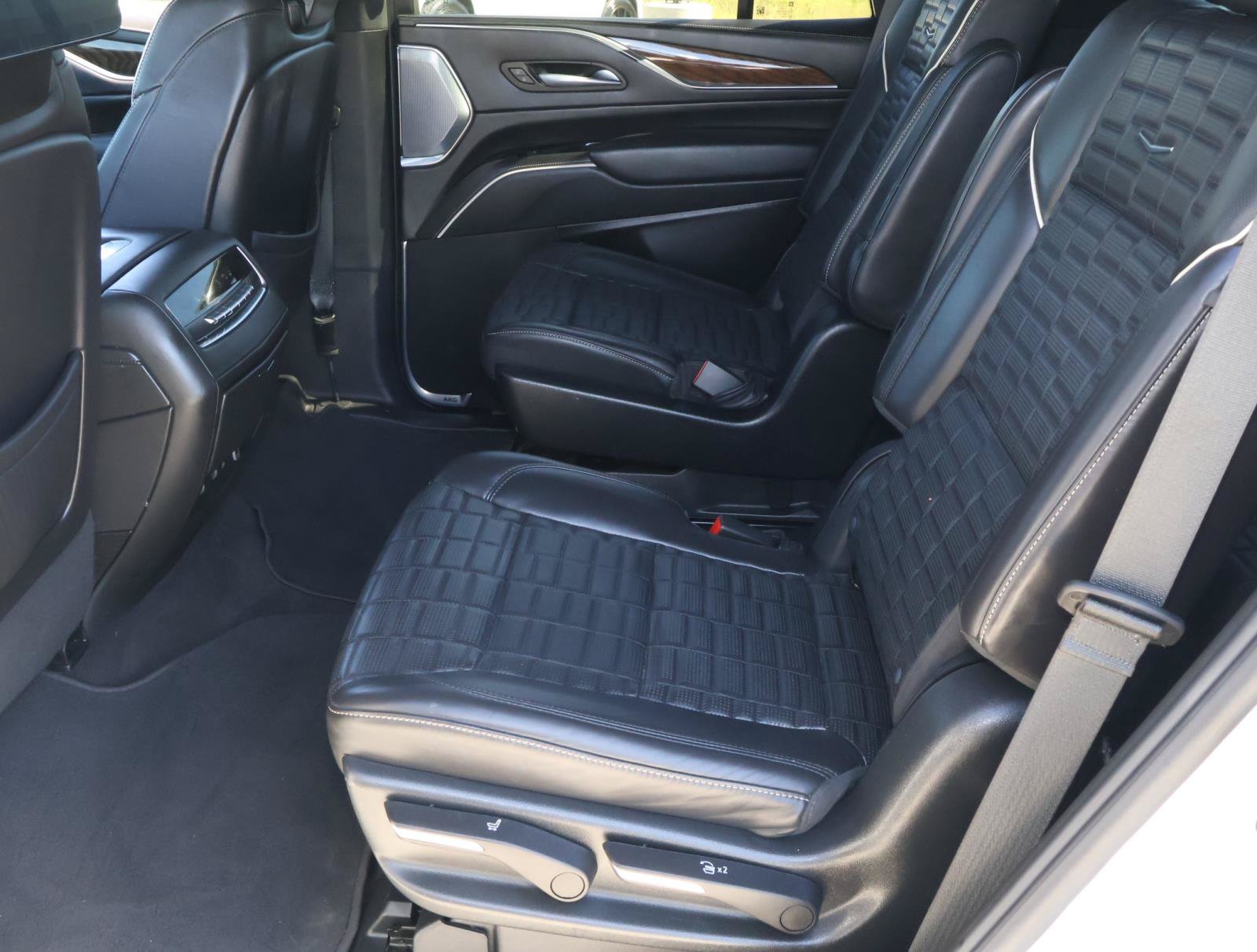 Certified 2023 Cadillac Escalade Sport Platinum w/ LPO, ONYX Package AWD/4WD image 28