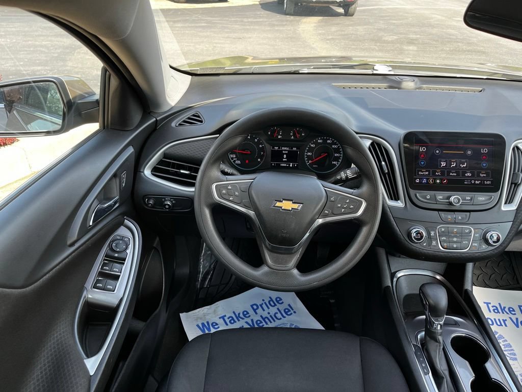 Used 2022 Chevrolet Malibu LT FWD image 8