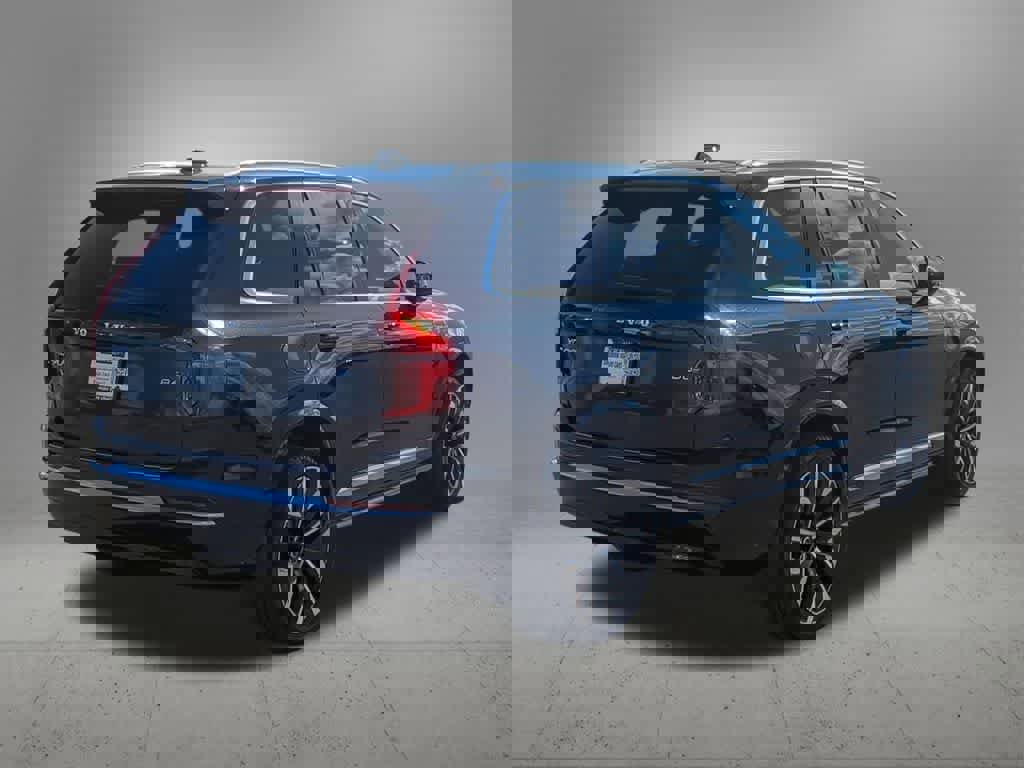 Certified 2026 Volvo XC90 B6 Plus w/ Protection Package Premier image 6