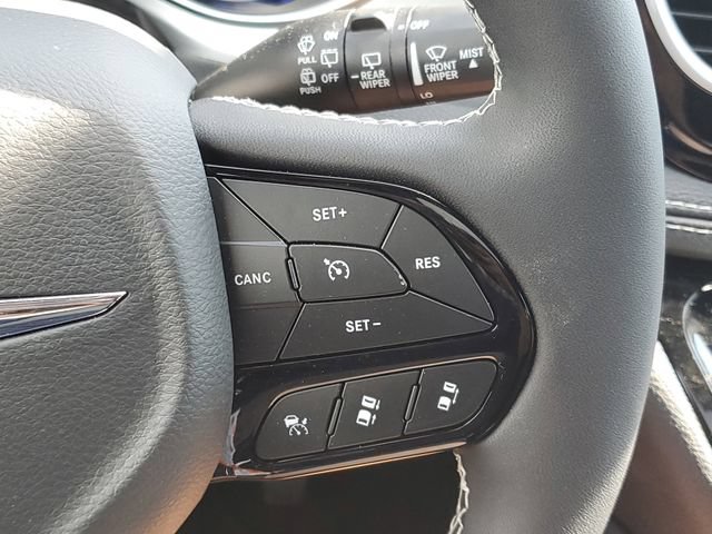 New 2026 Chrysler Pacifica Limited w/ S Appearance Package AWD/4WD image 24
