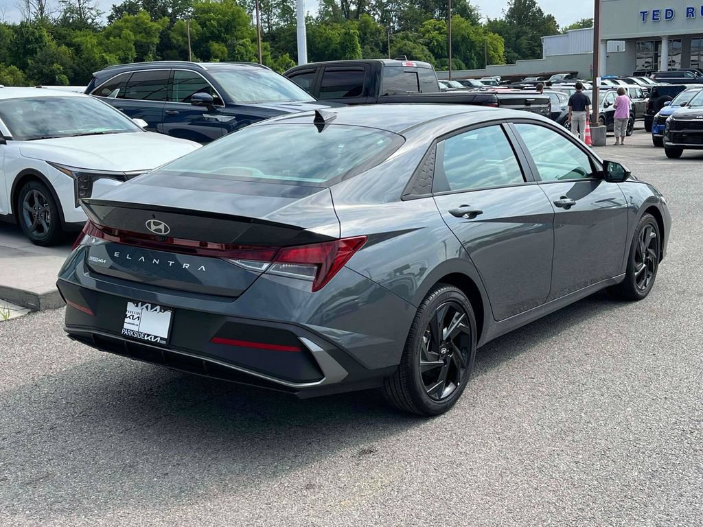 Used 2026 Hyundai Elantra Sport w/ Cargo Package FWD image 23