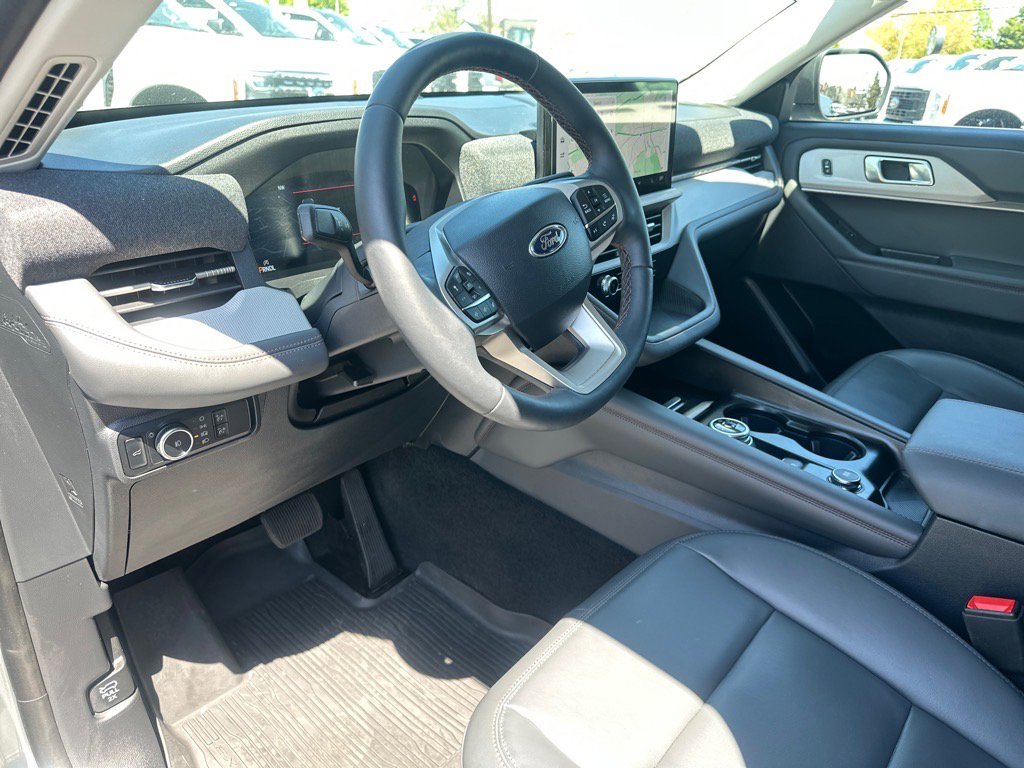 New 2025 Ford Explorer Active w/ Active Comfort Package image 12