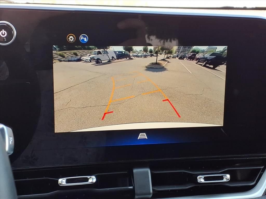 Used 2026 Chevrolet Equinox LT FWD image 24