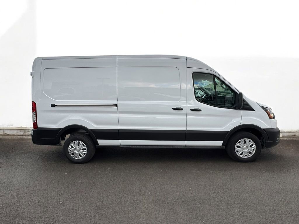 Used 2023 Ford E-Transit Medium Roof image 4