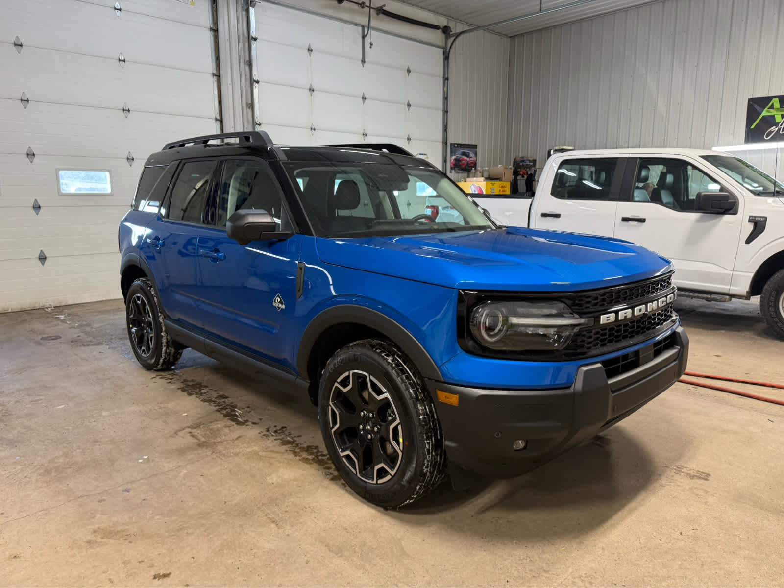 New 2025 Ford Bronco Sport Outer Banks w/ Outer Banks Tech Package+ image 2