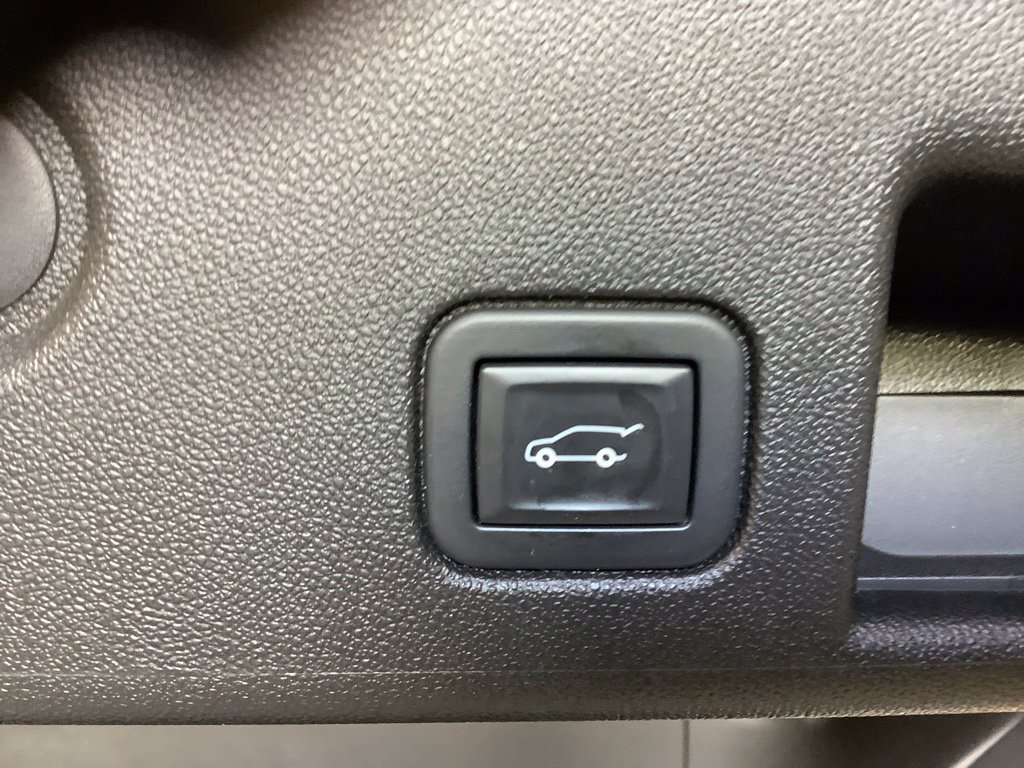 Used 2020 Chevrolet Equinox Premier w/ Premier Redline Edition AWD/4WD image 18