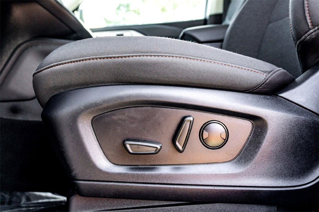 Used 2025 Ford Explorer Active image 12