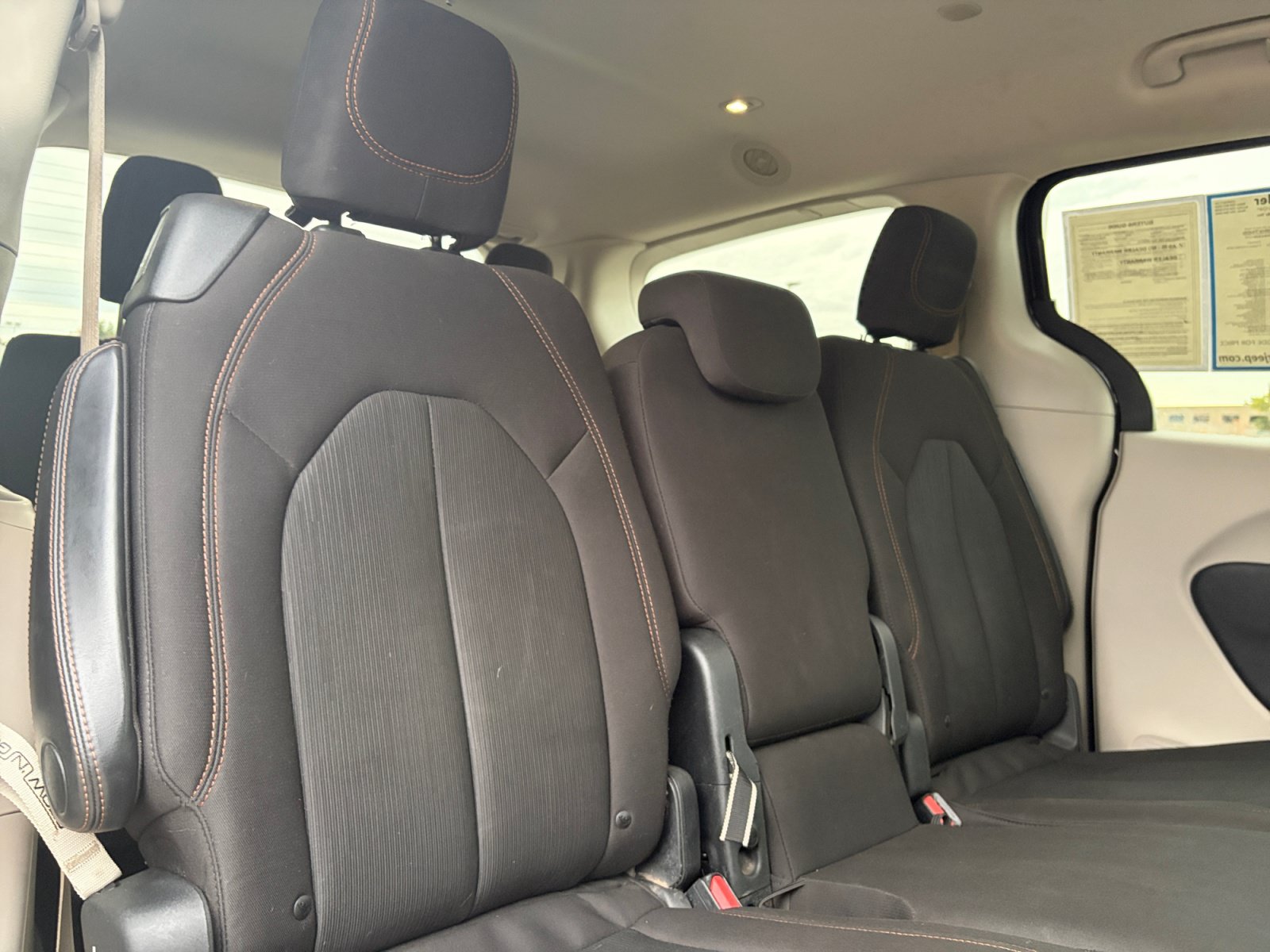 Used 2017 Chrysler Pacifica Touring w/ Tire & Wheel Group FWD image 29