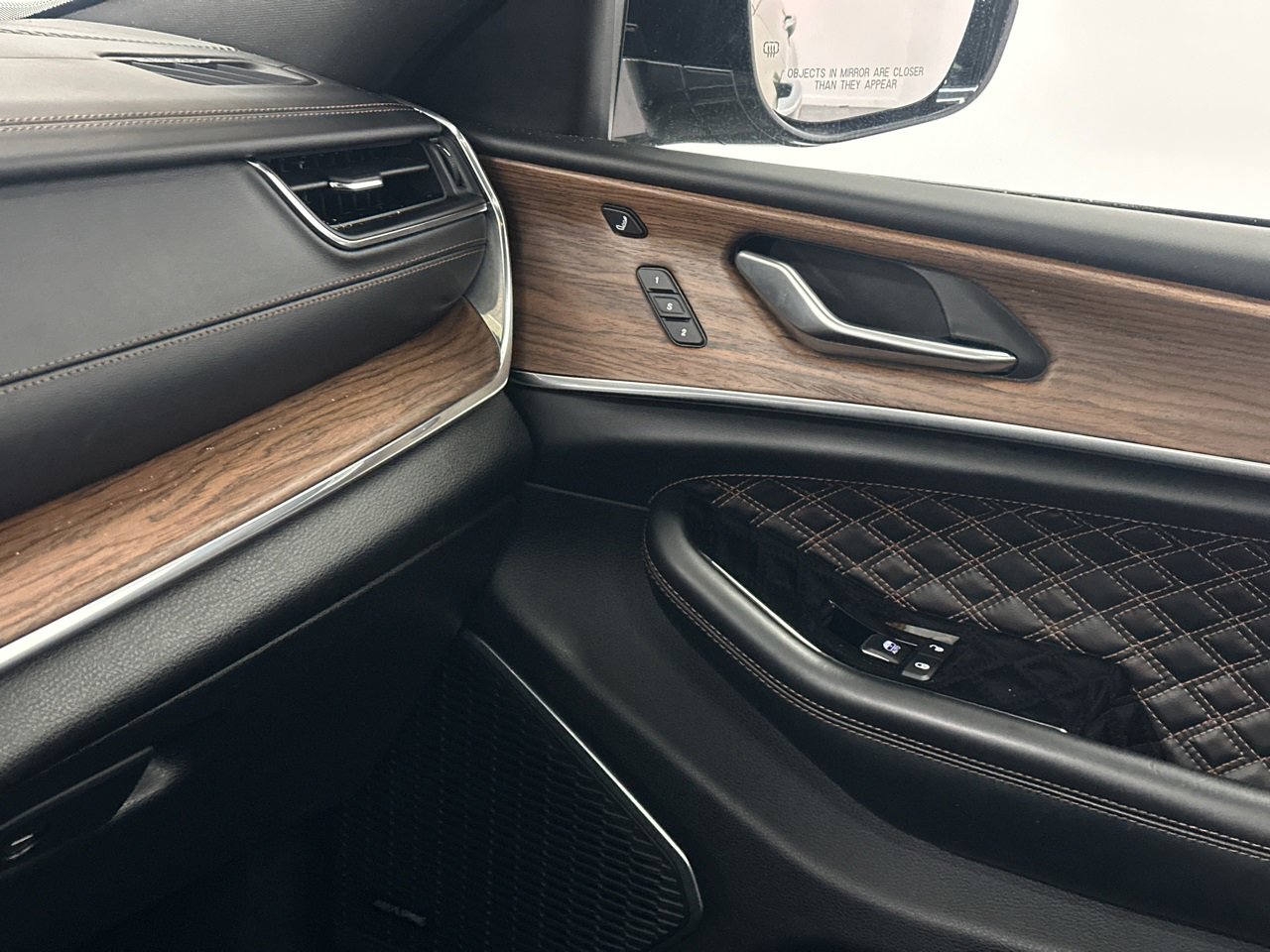 Used 2023 Jeep Grand Cherokee Summit w/ Adv Protech Group IV image 32