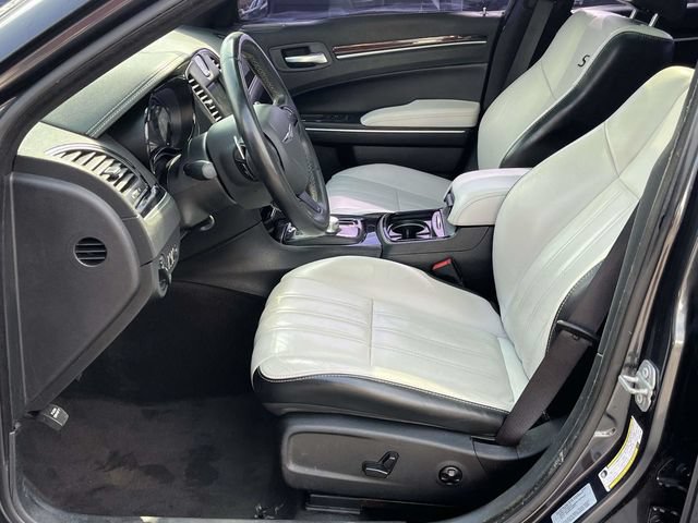 Used 2017 Chrysler 300 S w/ 300S Premium Group RWD image 13
