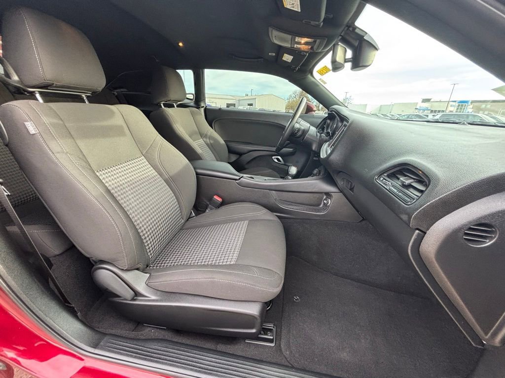 Used 2023 Dodge Challenger SXT image 8