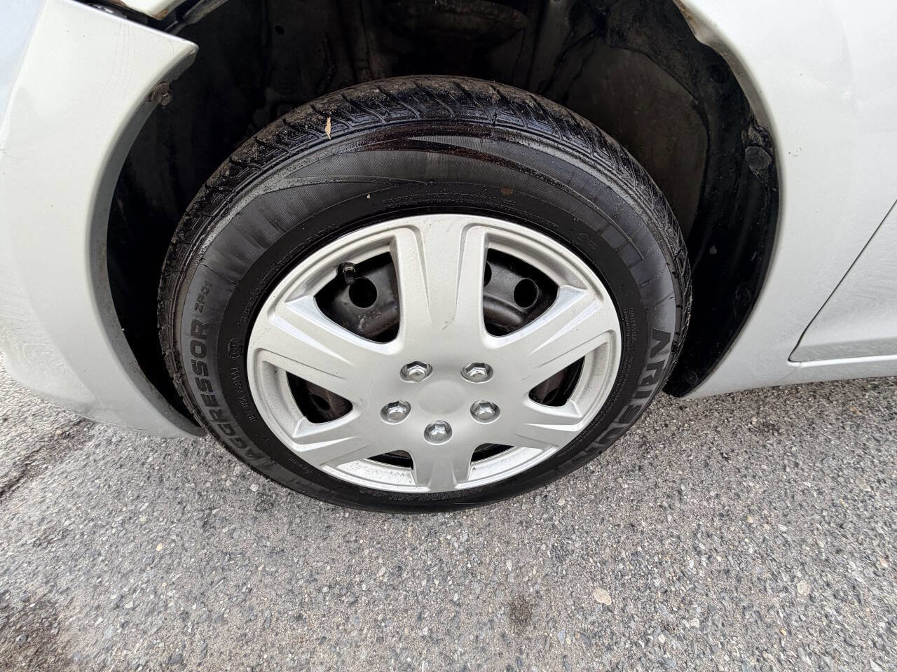 Used 2009 Toyota Yaris Sedan image 45