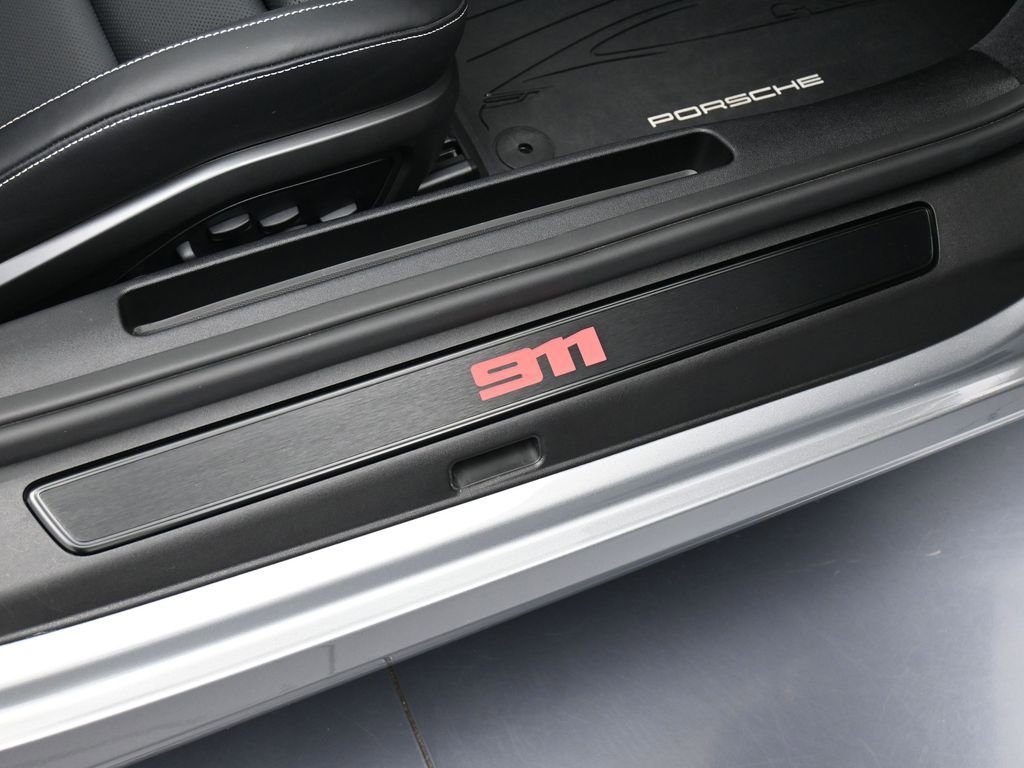 Certified 2024 Porsche 911 Carrera GTS image 28