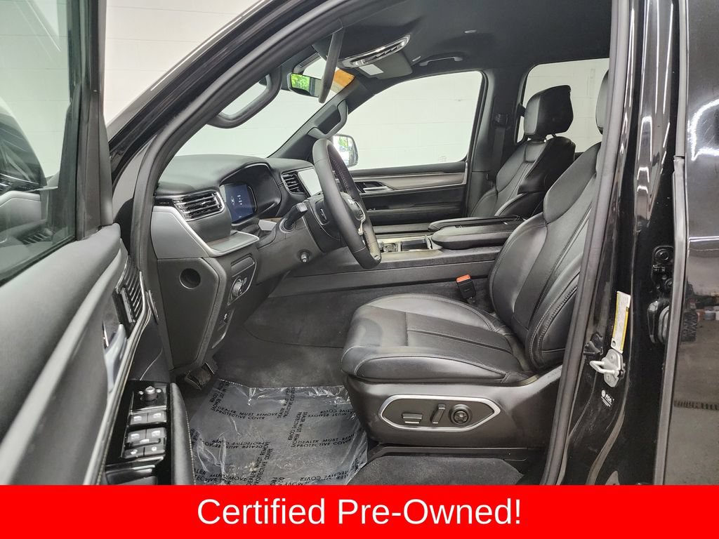 Certified 2025 Jeep Wagoneer Series II AWD/4WD image 12